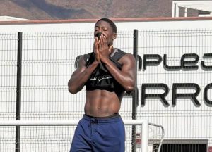 มืออาชีพสุด! ‘เมนู’ บินไปสเปนฟิตซ้อมช่วงเบรคทีมชาติ