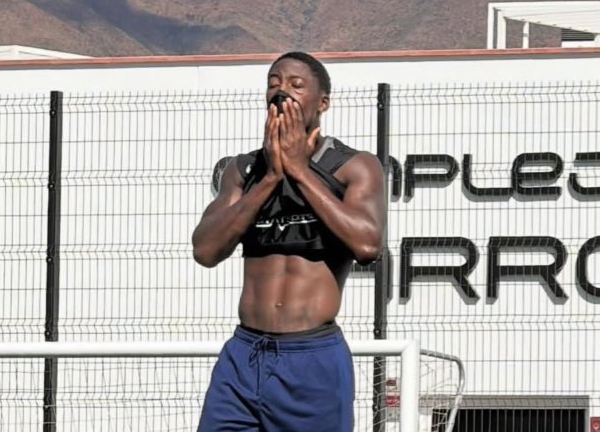 มืออาชีพสุด! ‘เมนู’ บินไปสเปนฟิตซ้อมช่วงเบรคทีมชาติ