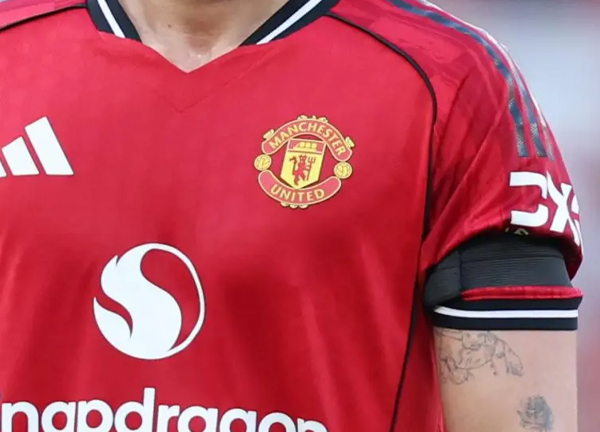 ‘ผี-เรือ’ เตรียมสวมปลอกแขนดำไว้อาลัยเหตุโจมตีโบสถ์ยิว