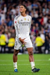 แถมแลบลิ้น! ‘จู๊ด’ อีกแล้วโชว์ท่าเขย่าไข่ส่อโดนฟัน