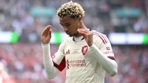 หงส์รอเช็ค ‘เอกี้’ เยือนสิงห์, ผีได้ ‘อาหมัด’ บู๊แมวดำ…ปรีวิว พรีเมียร์ลีก