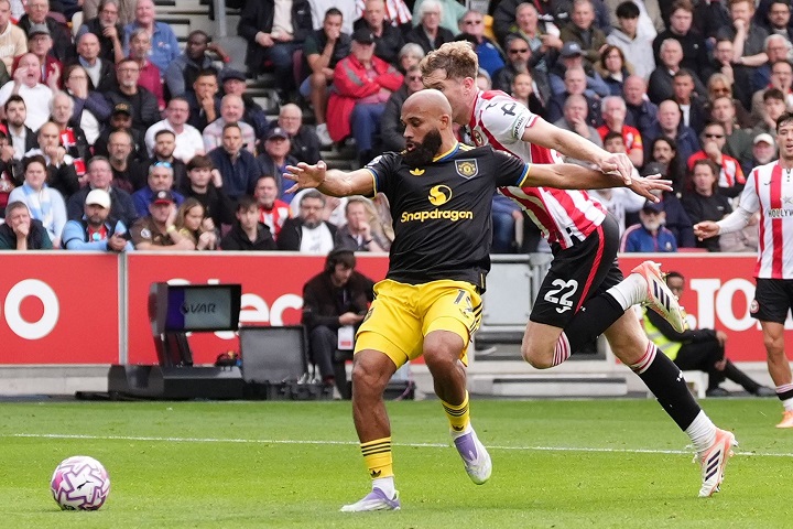 เผย ‘เว็บบ์’ ยอมรับ ‘คอลลินส์’ ควรโดนแดงนัดผีพ่ายผึ้ง