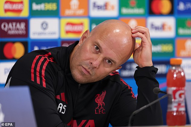 ตัวอันตราย! ‘สล็อท’ เตือนหงส์ต้องระวัง ‘วินิซิอุส’