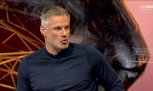 มันจำเป็น! คาร์ร่าจี้หงส์ช้อป ‘เซ็นเตอร์’ ตลาดปีใหม่