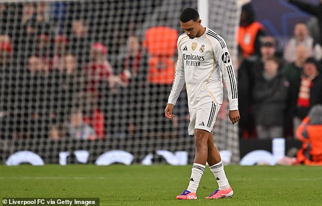 คลาสไปไหนหมด! ‘คีน’ ตั้งธง ‘เดอะค็อป’ โห่ไล่ ‘เทรนต์’