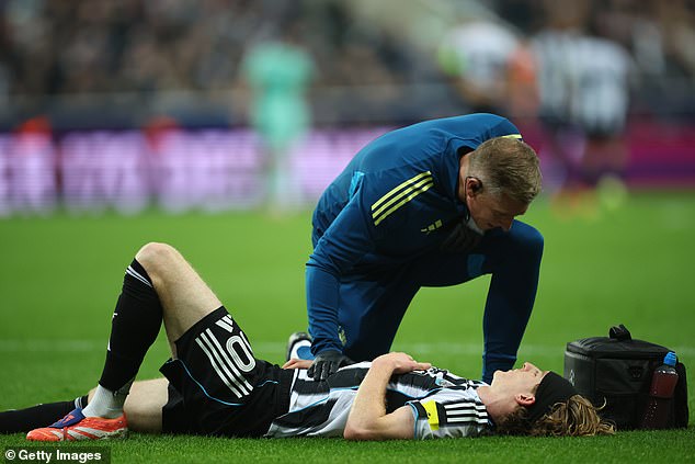 ‘ฮาว’ เผย ‘กอร์ดอน’ เจ็บสะโพกซ้ำแผลเดิม