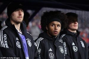 รัฐสั่งปรับ ‘อเดเยมี’ ฐานครองอาวุธผิดกฎหมาย