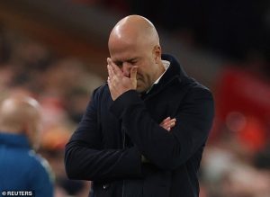 ต้องไล่กันแล้ว?! ‘คาร์ร่า’ ช็อคแฟนหงส์ไม่รัก ‘สล็อท’ เหมือน JK