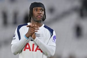 ไก่เฟิร์ม ‘อูโดกี้’ แข้งปริศนาถูกเอเยนต์ชักปืนขู่