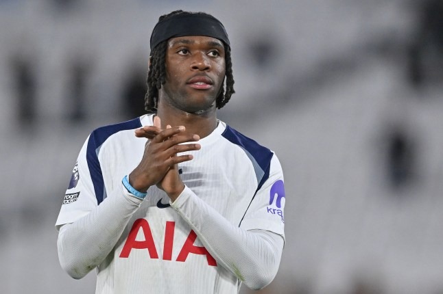 ไก่เฟิร์ม ‘อูโดกี้’ แข้งปริศนาถูกเอเยนต์ชักปืนขู่