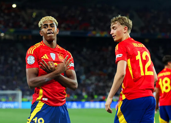 สองมาตรฐาน! ‘บาร์ซ่า’ โวยสื่อป้อง ‘ราชัน’ ปมแข้งถอนตัวทีมชาติ