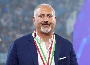 ปืนจ่อคว้า ‘มิเคลี่’ แมวมองตาเพชรนาโปลีเสริมหลังบ้าน