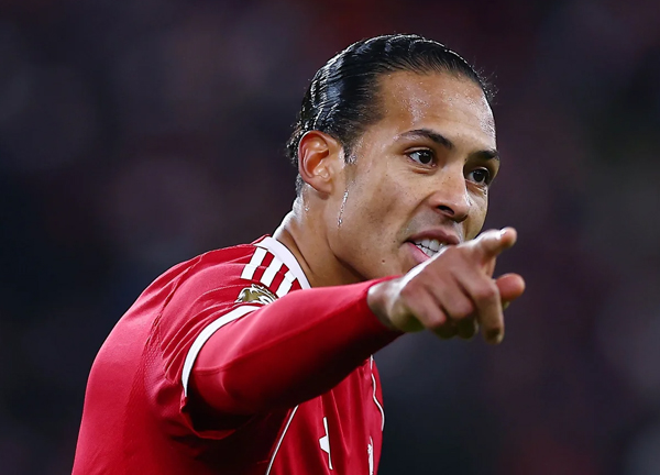 โมโหจัด! VvD สวดเพื่อนหงส์ทำ ‘สล็อท’ ผิดหวัง