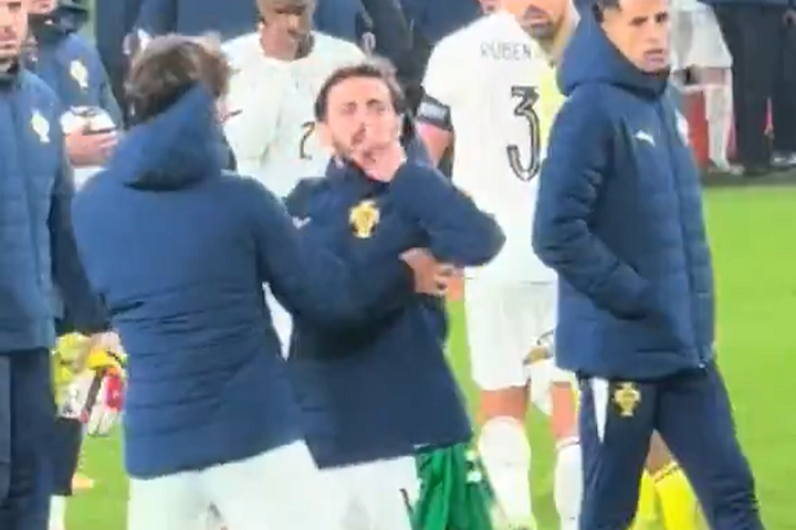 ‘แบร์นาร์โด้,ดิอาส’ กริ้วสมีปากเสียงกับแฟนบอลฝอยทอง