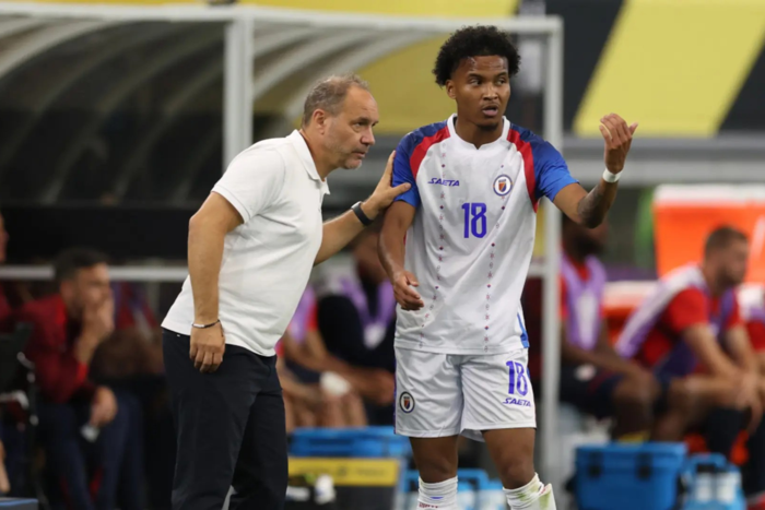 ‘โค้ชเฮติ’ ไม่เคยเข้าประเทศ พาทีมไปบอลโลก