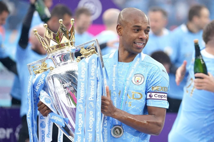 ‘แฟร์นานดินโญ่’ อดีตกัปตันเรือ แขวนสตั๊ด