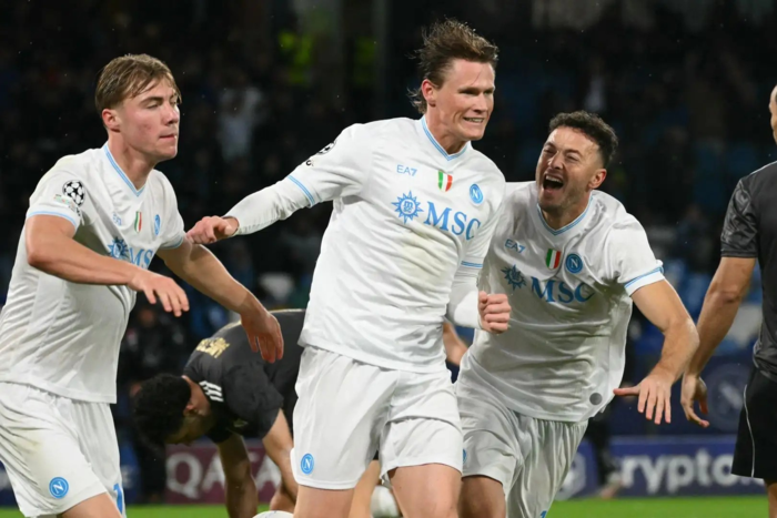 ฮอยลุนด์พลาดโทษ! แม็คโทนำชัย ‘นาโปลี’ ตบคาราบัก 2-0