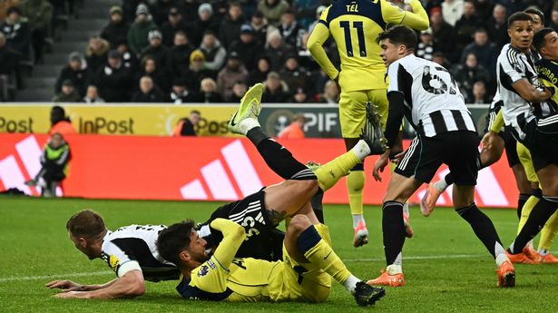 ไม่ชัดเจน! ‘แฟร้งค์’ โวย VAR แจกจุดโทษสาลิกา