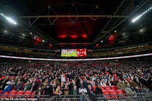 ไม่บอกอะไรเลย! แฟนผู้ดีโวย FA ขายตั๋วอุ่นเครื่องแบบลวกๆ