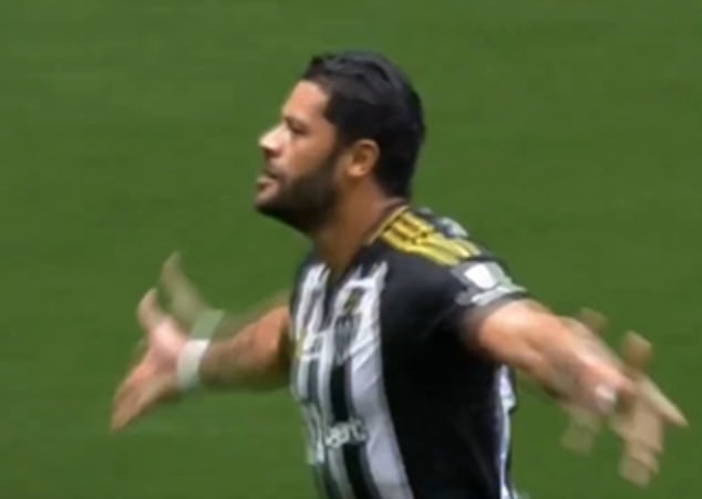 39 ยังแจ๋ว! ‘ฮัลค์’ กดฟรีคิกสุดอลังระยะ 40 หลา