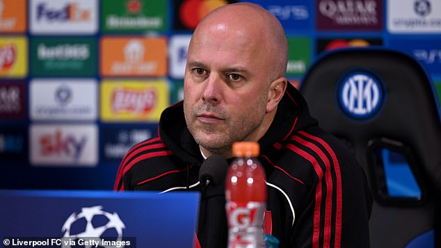 สล็อทช็อต! โมบอกสัมพันธ์โค้ชพังทลาย – ไม่ปิดโอกาสคืนทีม