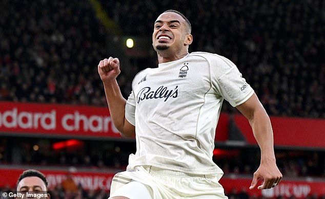 อีกหนึ่งของดี! หึ่ง ‘มูริลโล’ พร้อมลาเจ้าป่าร้อนหน้า