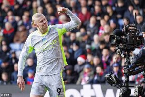 อัพเกรดแล้ว! ‘คาร์ร่า’ เชื่อ ‘ฮาลันด์’ มีสิทธ์พังสถิติปีแรก