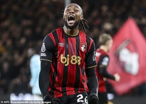 หงส์แค่โทรถาม! โรมาโน่ยัน ‘เรือ’ ตัวเต็งคว้า ‘เซเมนโย่’