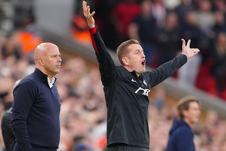 ‘หงส์’ ตัดสินใจแยกทาง ‘บริกส์’ โค้ชลูกเซ็ตพีซ