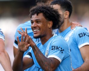 พาเลซเล็ง ‘บ็อบบ์-จอห์นสัน’ แผนช้อปรั้งกลาสเนอร์