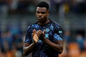 ‘ดุมฟรีส์’ ผ่าตัดข้อเท้าคาดพัก 2-3 เดือน