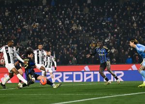 ‘คาลูลู, ยิลดิซ’ คนละตุง! ม้าลายอัดปิซ่า 2-0 จี้ฝูงแต้มเดียว