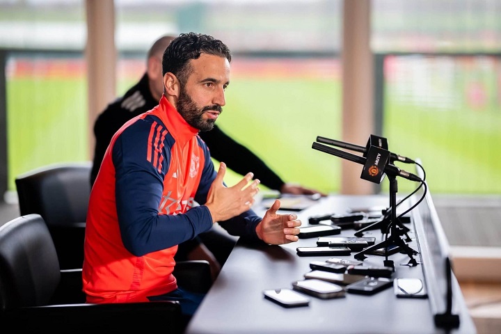 ‘อิริคเซ่น’ รับแข้งผียิ่งกดดันถูก ‘บอสเจ๋ง’ ติงชุดแย่สุดในปวศ.