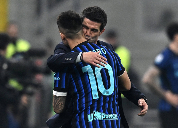 ‘เลาตาโร่’ ชอบมากโค้ชแบบ ‘คิวู’-โจ๊กกอดบ่อยกว่าเมียอีก