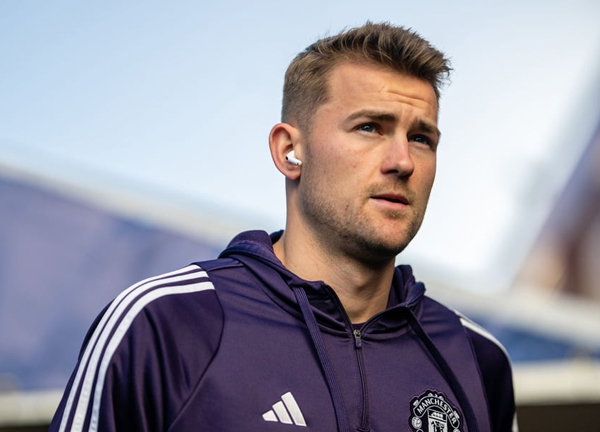 ผีเจื่อน! บอสเจ๋งไม่รู้ ‘เดอ ลิกต์’ คืนสนามวันไหน