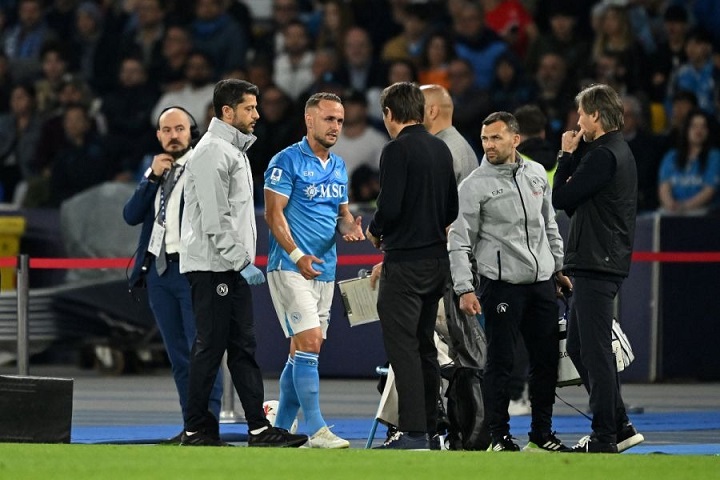 นาโปลีกลางยวบหนัก ‘โลบอทก้า’ ชวดเจอม้าลาย