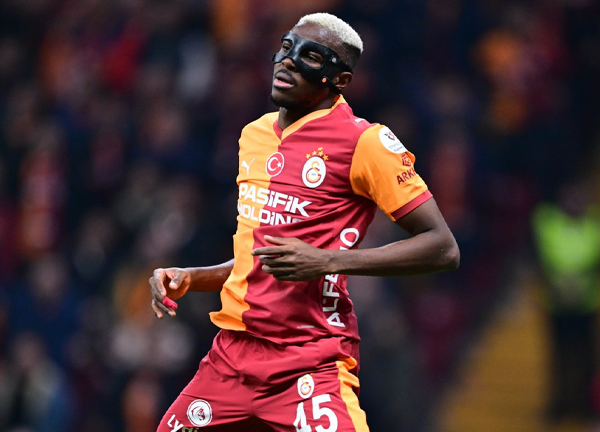 เชื่อได้มั้ย?! อดีตโค้ชไนจีเรียปูด ‘โอซิมเฮน’ ใกล้ซบราชัน