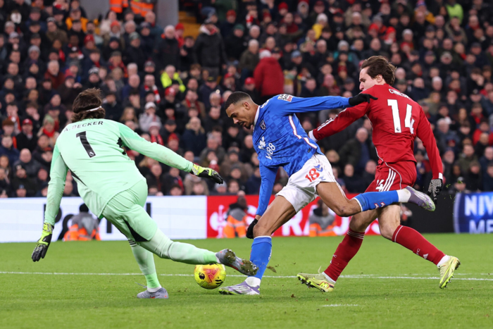 ‘สล็อท’ ชม ‘เคียซ่า’ ไม่ยอมแพ้ สกัดบนเส้นนาทีบาป