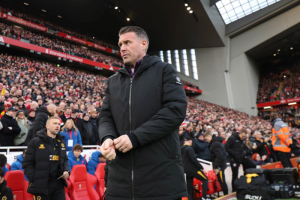 แย่สุดลีกอังกฤษ! เอ็ดเวิร์ดส์เริ่มเซ็ง ‘วูล์ฟส์’ ไร้ชัย 18 นัด