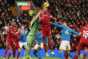 กำลังแก้ไข! VvD เจ็บปวด ‘หงส์’ มีปัญหาเซ็ตพีซ