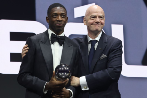 ‘เด็มเบเล่’ คว้ารางวัล ‘ฟีฟ่า เดอะ เบสต์’