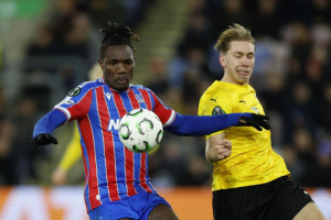 ‘พาเลซ,ฟิออ’ หลุดท็อป 8 ต้องเพลย์ออฟคอนเฟอเรนซ์