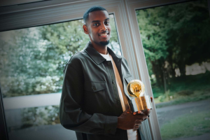 ‘อิซัค’ ผงาดคว้ารางวัลแข้งสวีเดนแห่งปี