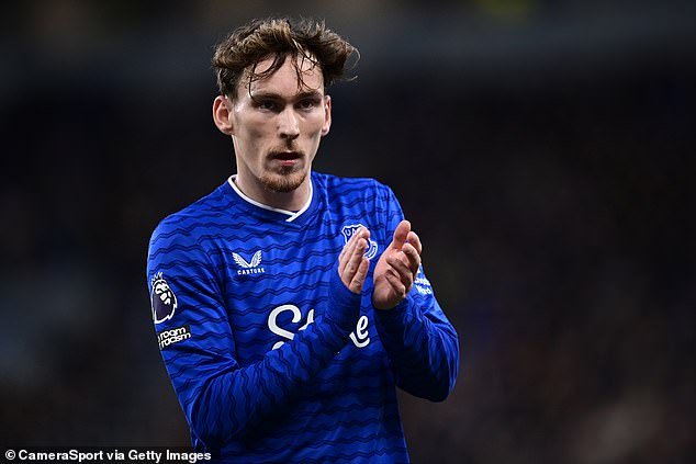 มอยส์เชียร์ ‘การ์เนอร์’ ติดธงสิงโตลุยบอลโลก