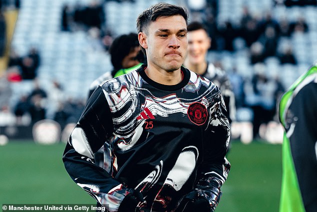 แฟนผีร้องระงม! เผยคลิป ‘จ่าอู๋’ ส่งบอล 10 หลายังพลาด