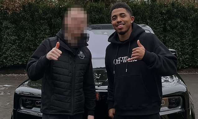 ฉีกทุกการขับขี่! สื่อยก ‘โฟฟาน่า’ แข้งขับรถยอดแย่