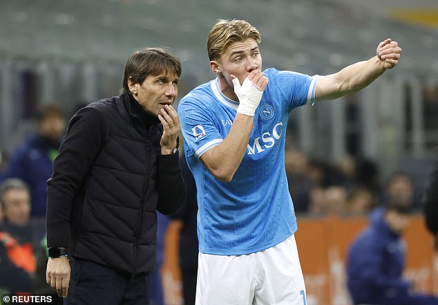 อย่าหาว่าสอน! ‘น้าคอน’ เหน็บ ‘ริม’ โค้ชไม่เป็น