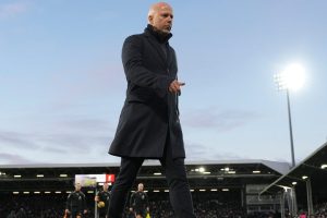 ‘สล็อท’ รับเจ็บปวดเสียงวิจารณ์ ‘หงส์’ เล่นน่าเบื่อ