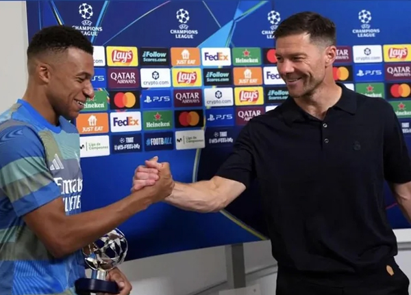 ‘ปธ.เป้’ แข้งราชันคนแรกโพสต์อำลา ‘คุณชาย’ เก้าอี้ปลิว