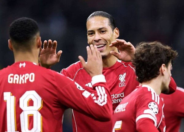 VvD โต้ข่าวเปล่าเรียกประชุมทีมก่อนอัดมาร์กเซย